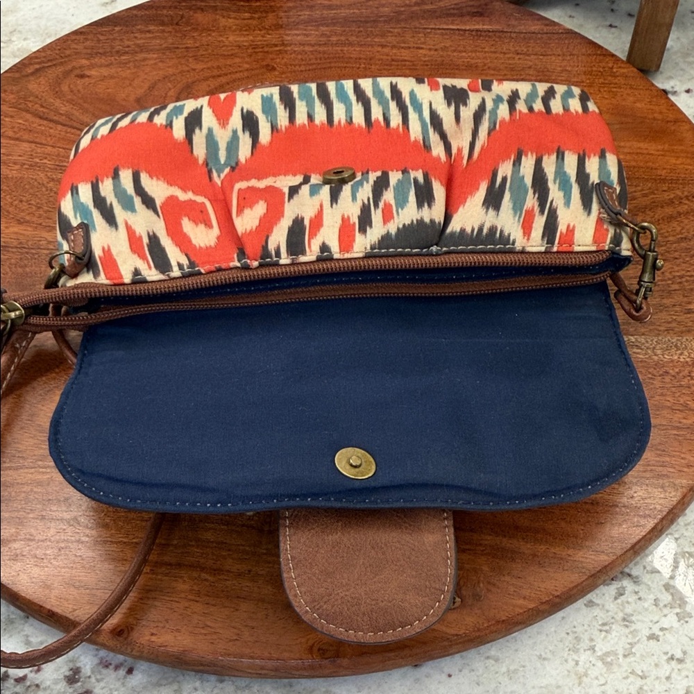 Chaps Multicolor Patterned Crossbody Bag - image 5